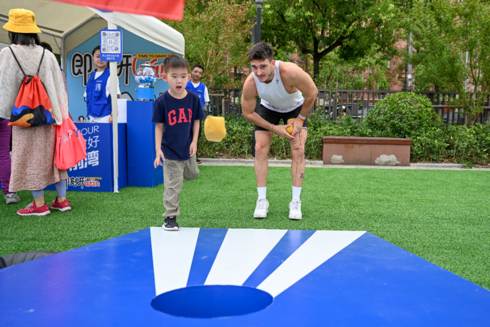 bt, 慢骑比赛, 与社交魅力 bt, 慢骑比赛, 与社交魅力